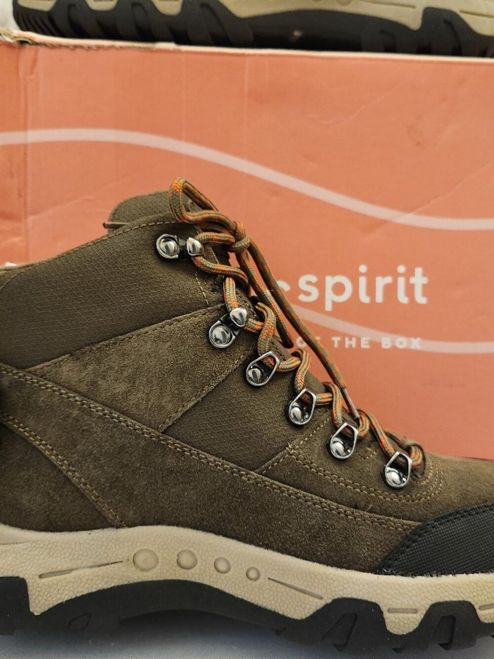 Easy Spirit Leather "Nylaa" Dark Green Hiking Boots. NIB. Size 9.5